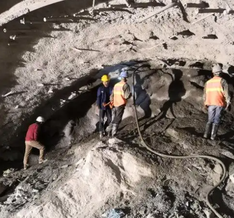 武威隧道拱顶带模注浆料，微膨胀注浆料的特点及施工工艺